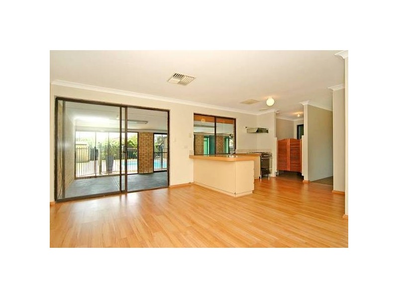 33 Grande Way, Beechboro WA 6063