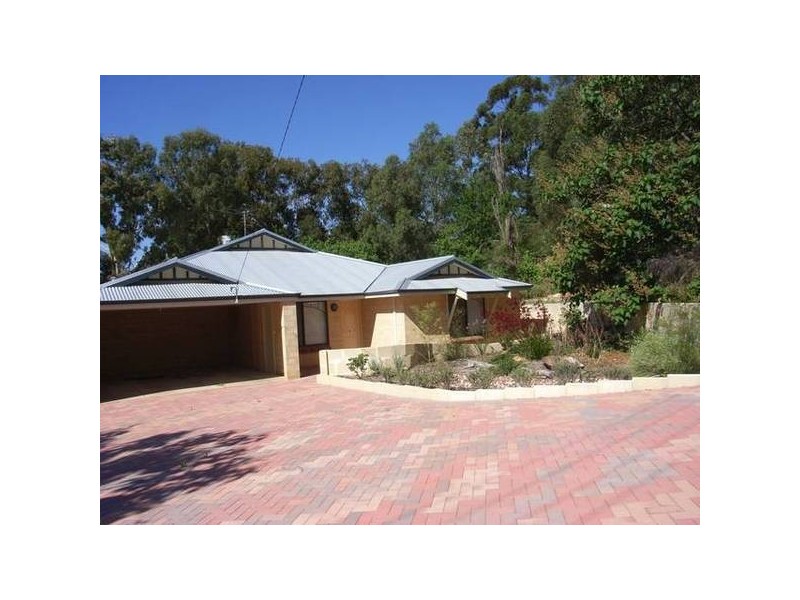 4 Radborn Street, Greenmount WA 6056