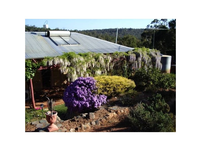 913 Reen Road, Gidgegannup WA 6083