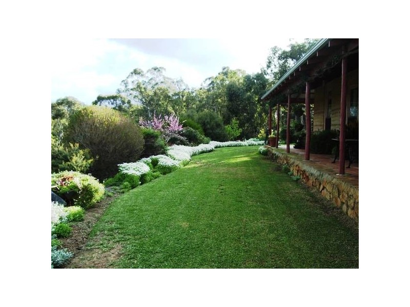 913 Reen Road, Gidgegannup WA 6083