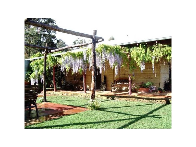 913 Reen Road, Gidgegannup WA 6083