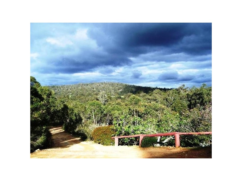 913 Reen Road, Gidgegannup WA 6083