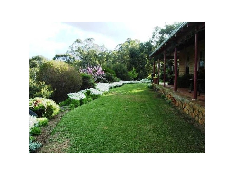 913 Reen Road, Gidgegannup WA 6083