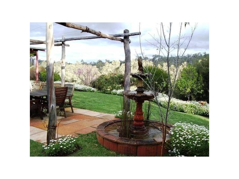 913 Reen Road, Gidgegannup WA 6083