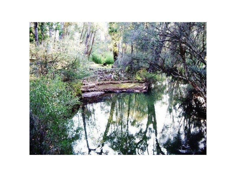 913 Reen Road, Gidgegannup WA 6083