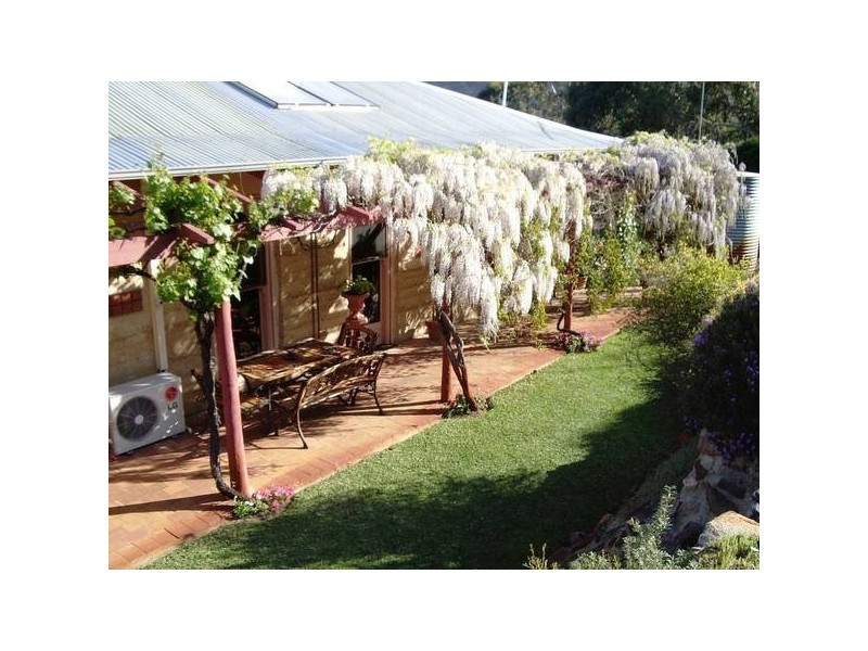 913 Reen Road, Gidgegannup WA 6083