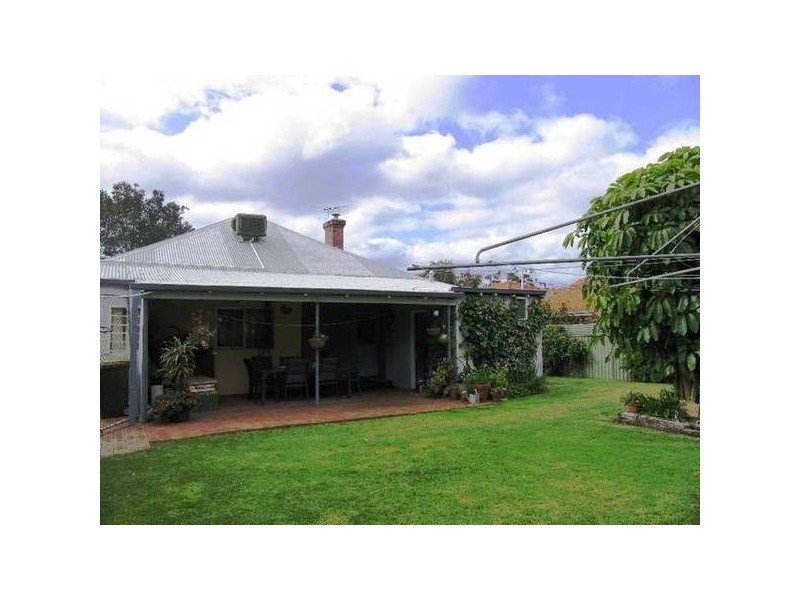 7 Henry Street, Midland WA 6056