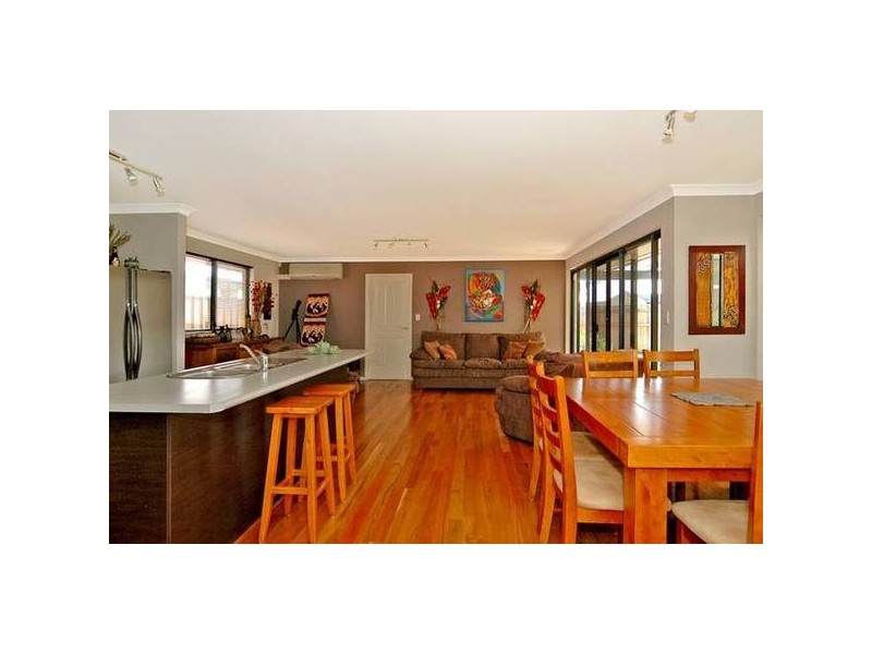 4 Caldervale Avenue, Ellenbrook WA 6069