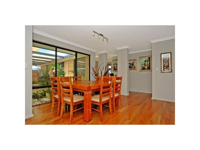 4 Caldervale Avenue, Ellenbrook WA 6069