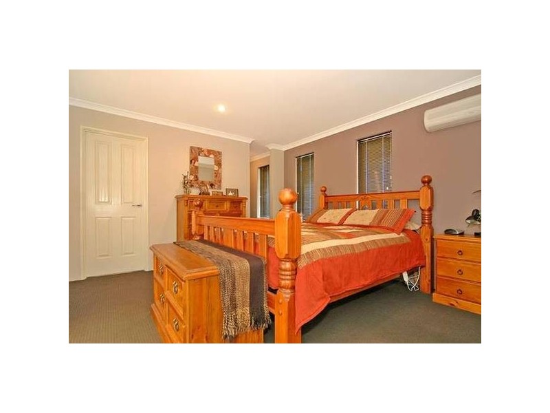 4 Caldervale Avenue, Ellenbrook WA 6069