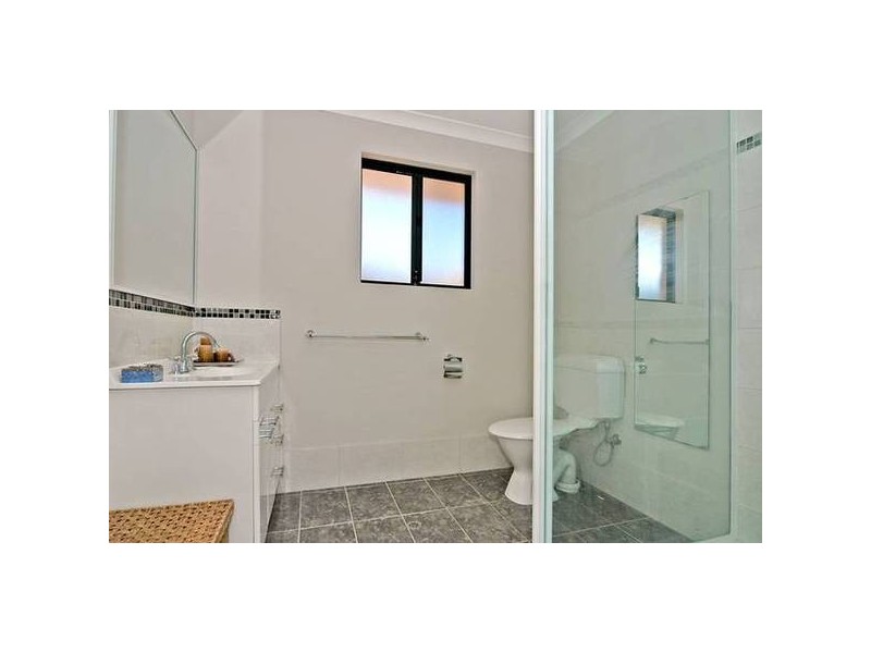 4 Caldervale Avenue, Ellenbrook WA 6069