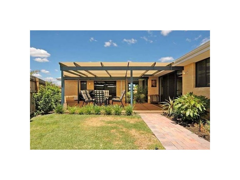 4 Caldervale Avenue, Ellenbrook WA 6069