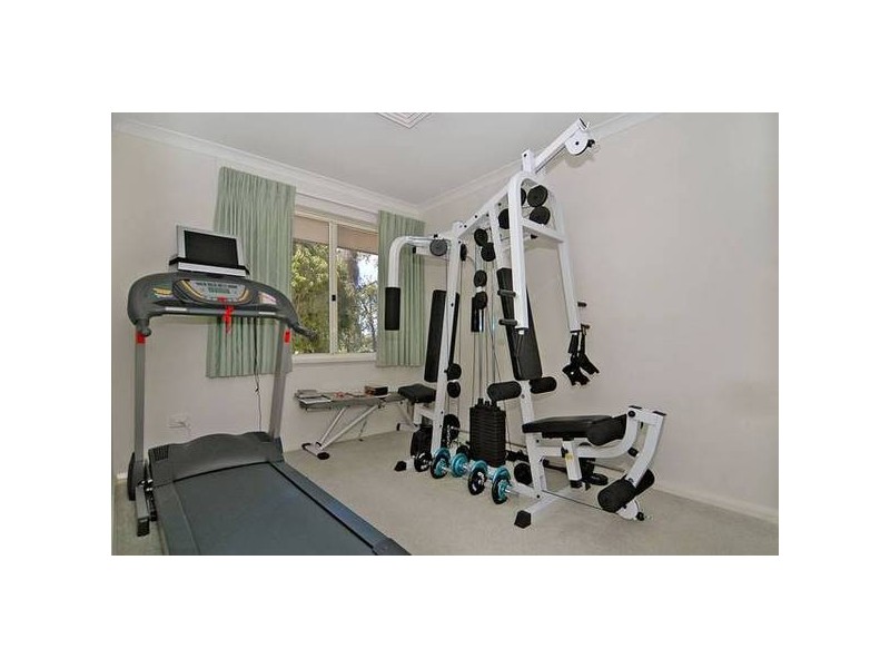 9 Lakefront Circle, The Vines WA 6069