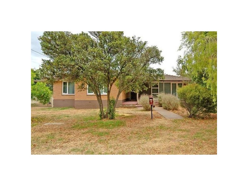 8 Ashby Tce, Viveash WA 6056