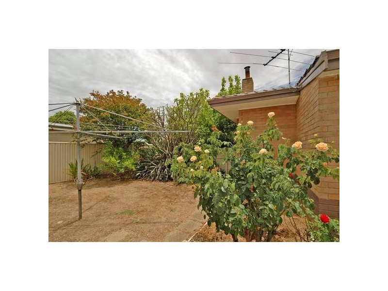 8 Ashby Tce, Viveash WA 6056