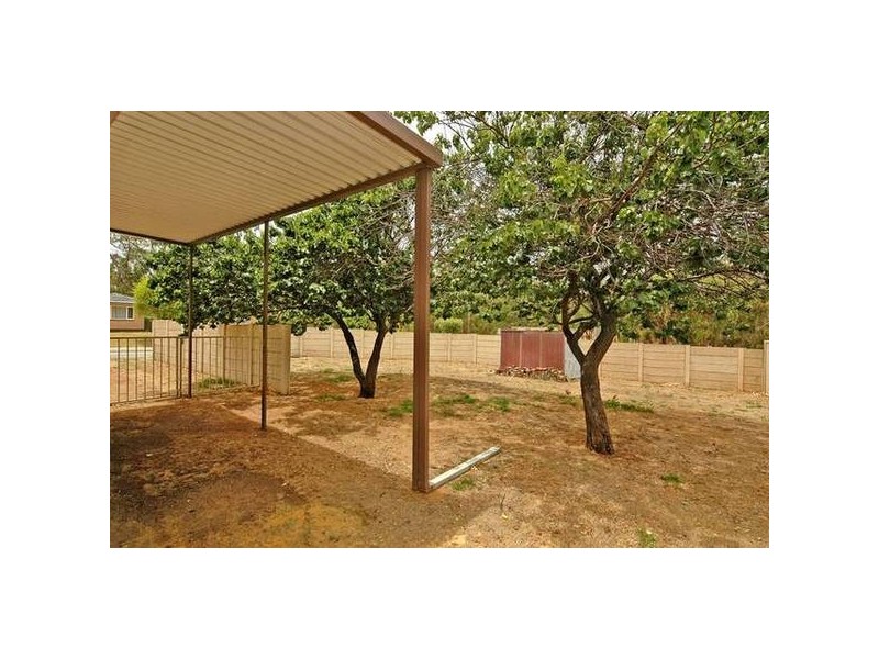 8 Ashby Tce, Viveash WA 6056