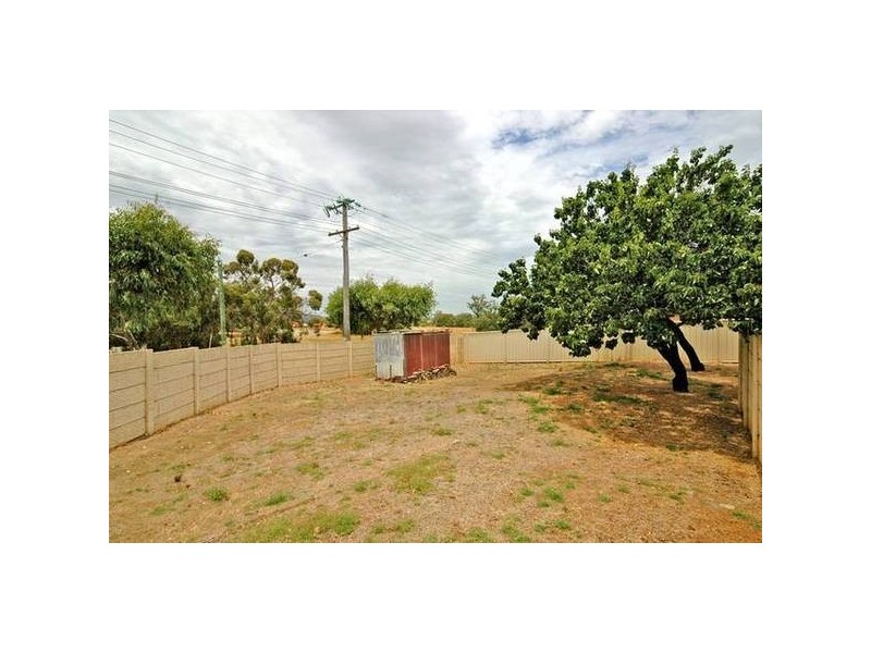 8 Ashby Tce, Viveash WA 6056