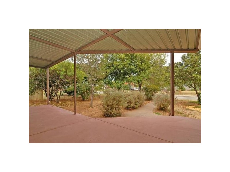 8 Ashby Tce, Viveash WA 6056