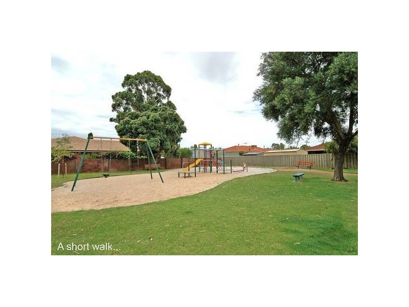 8 Ashby Tce, Viveash WA 6056