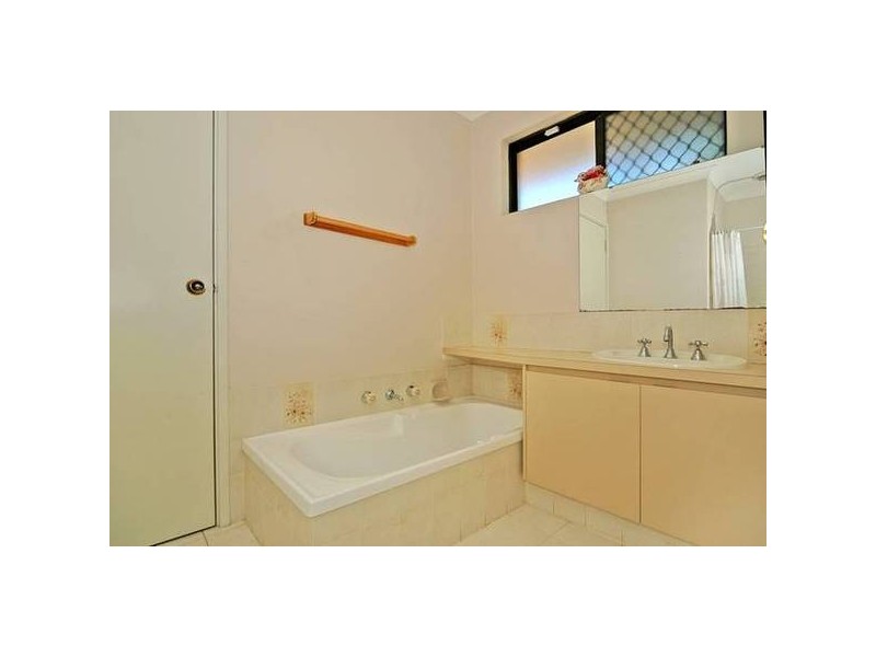 27/63 Amherst Road, Swan View WA 6056