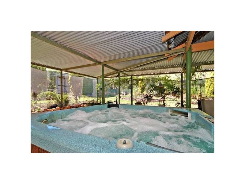 152 Dinsdale Road, Gidgegannup WA 6083