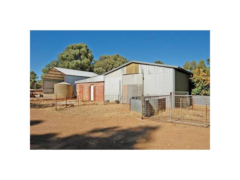 152 Dinsdale Road, Gidgegannup WA 6083