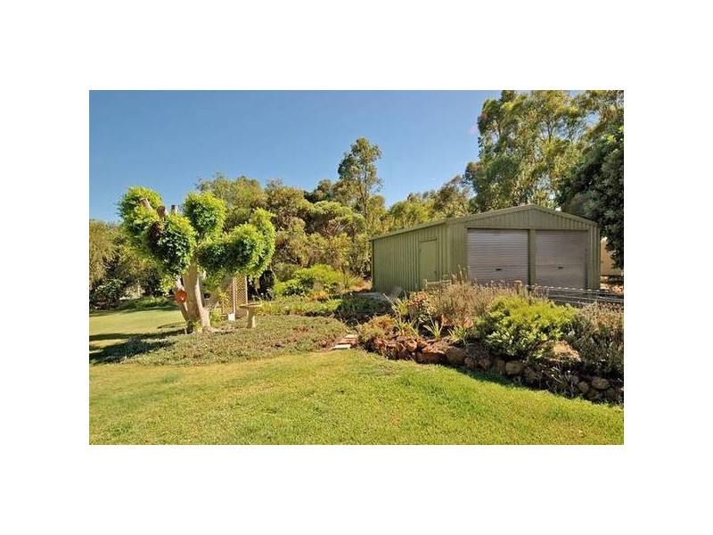 152 Dinsdale Road, Gidgegannup WA 6083