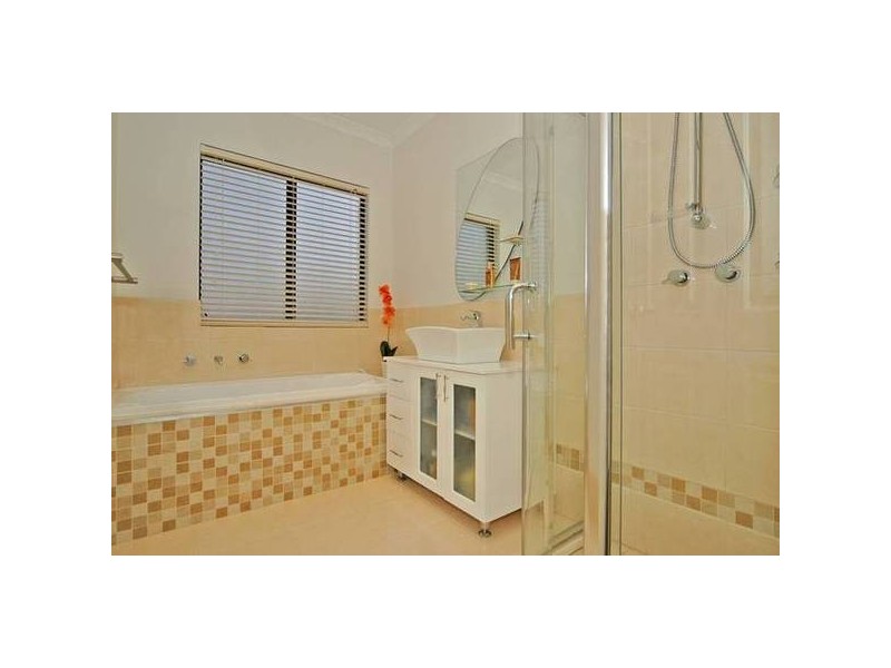 1/161 Huntriss Road, Doubleview WA 6018