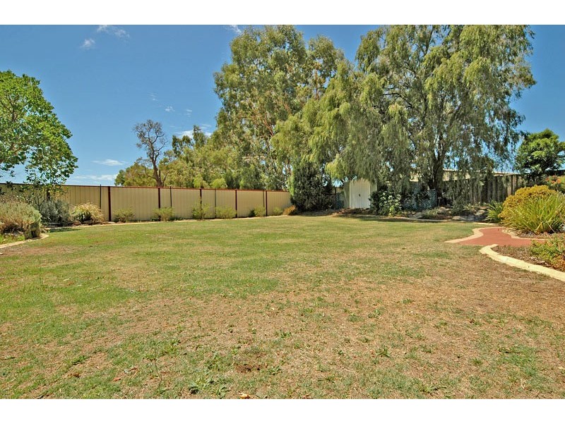 162 Lakeside Drive, Helena Valley WA 6056