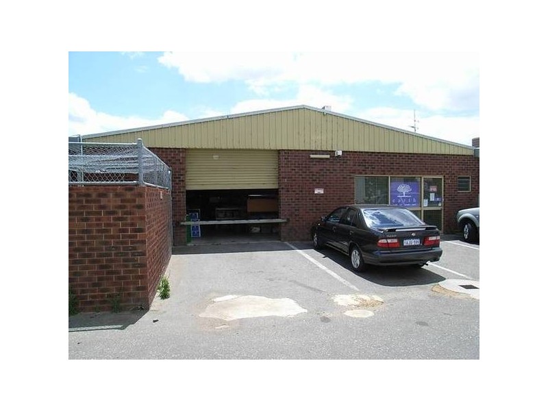 2/18 Runyon Road, Midvale WA 6056