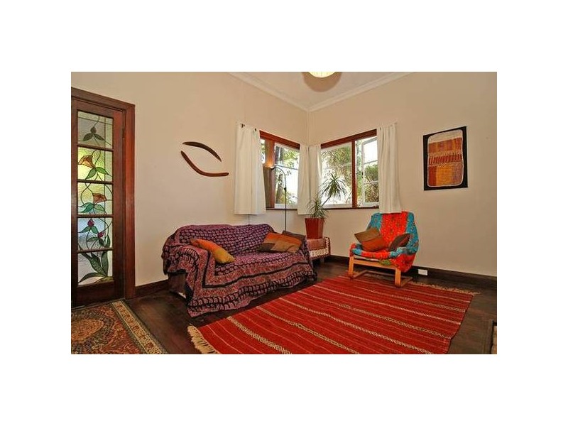 5 Hackett Street, Bellevue WA 6056