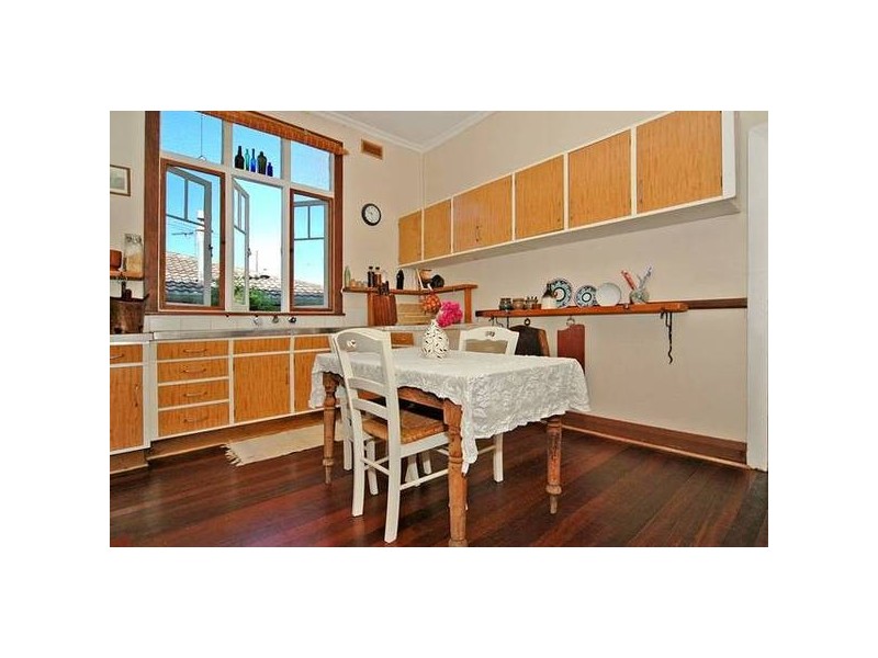 5 Hackett Street, Bellevue WA 6056