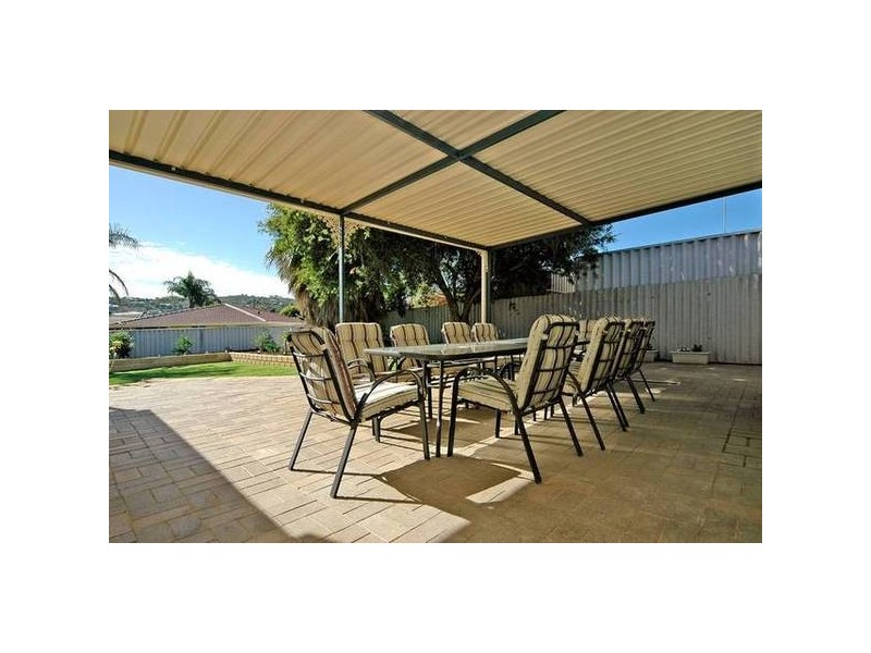 33 Markham Way, Swan View WA 6056