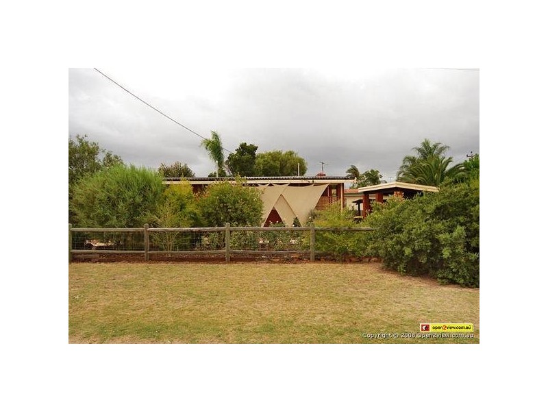 2 Harford Avenue, Viveash WA 6056