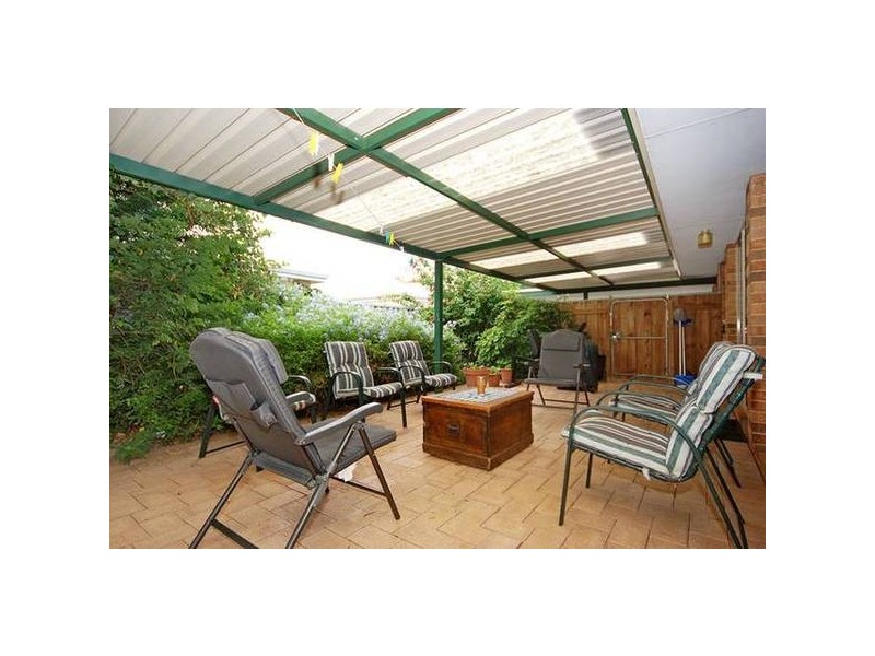 7 Seaton Ct, South Guildford WA 6055