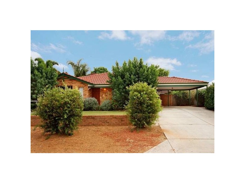 7 Seaton Ct, South Guildford WA 6055