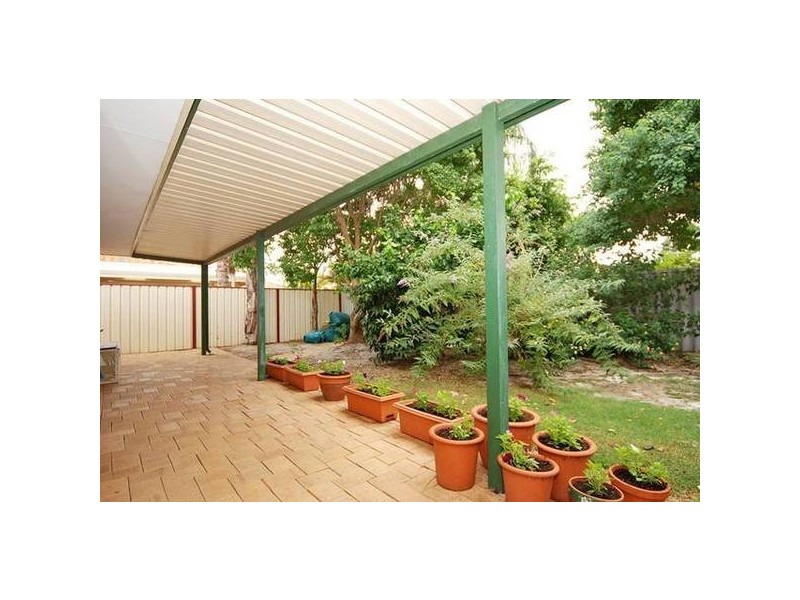 7 Seaton Ct, South Guildford WA 6055