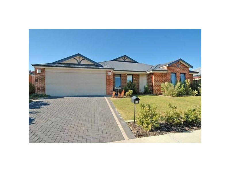 16 Farmaner Parkway, Ellenbrook WA 6069