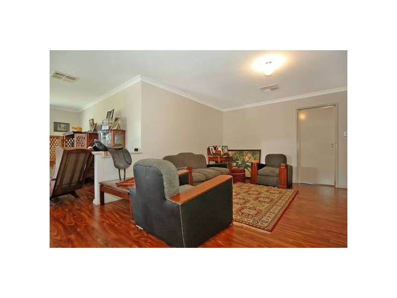 16 Farmaner Parkway, Ellenbrook WA 6069