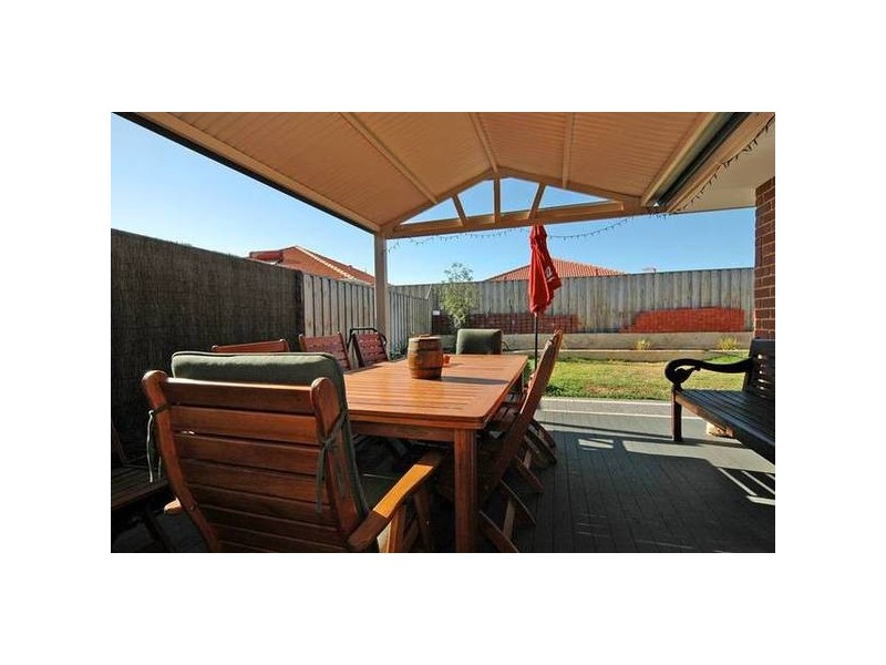 16 Farmaner Parkway, Ellenbrook WA 6069