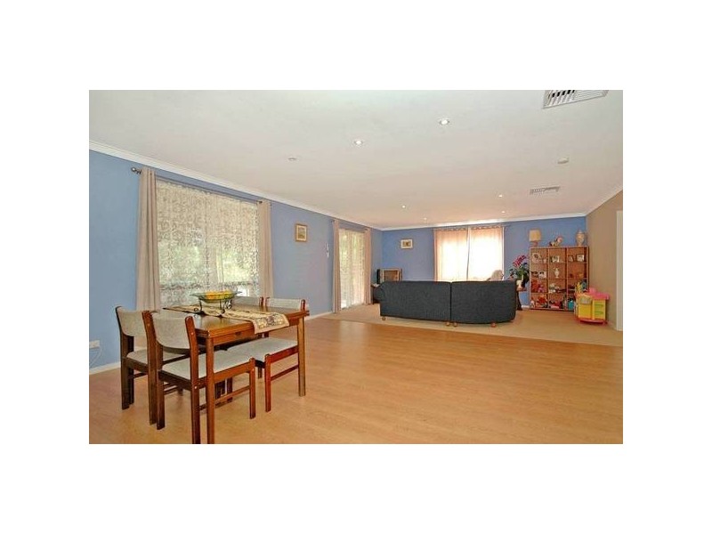 170 Banksia Grove, Stoneville WA 6081