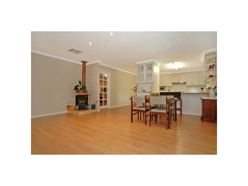 170 Banksia Grove, Stoneville WA 6081