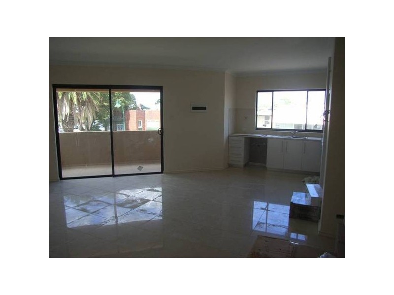 1/36 The Crescent, Midland WA 6056