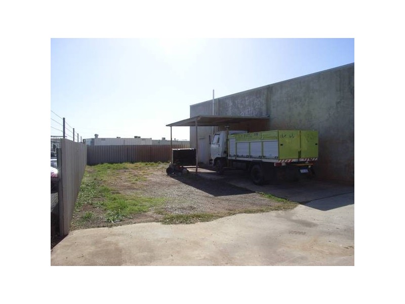 4/7 Elmsfield Road, Midvale WA 6056