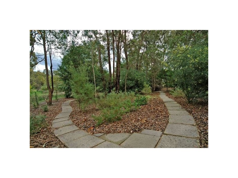 34 Mundaring Weir Road, Mundaring WA 6073