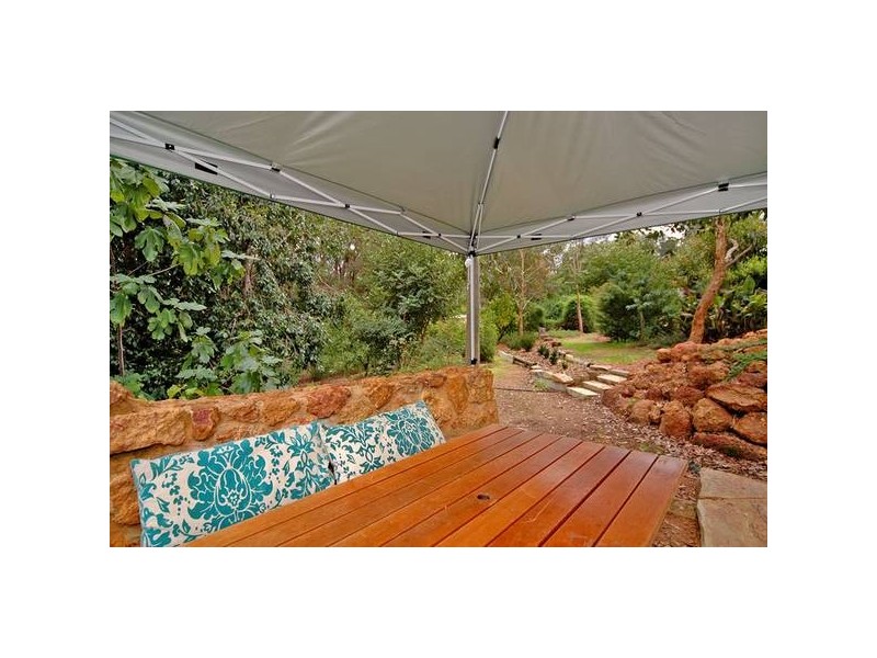 34 Mundaring Weir Road, Mundaring WA 6073