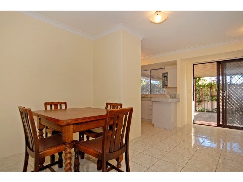 16 McKeon St, Redcliffe WA 6104
