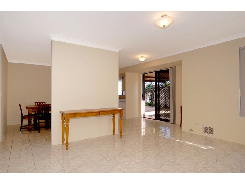 16 McKeon St, Redcliffe WA 6104