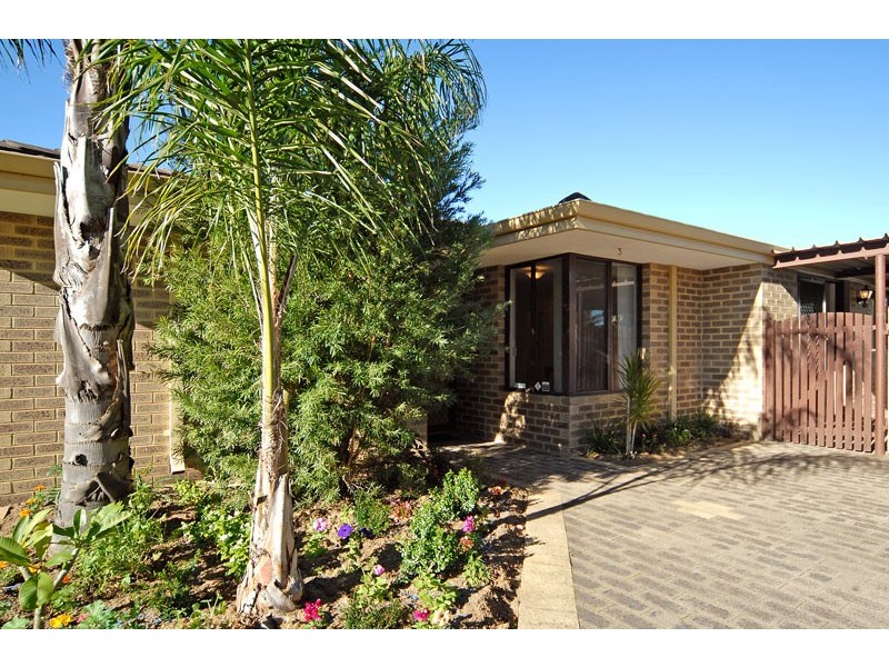 16 McKeon St, Redcliffe WA 6104