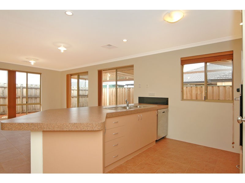2/43 Birkett Circle, Ellenbrook WA 6069